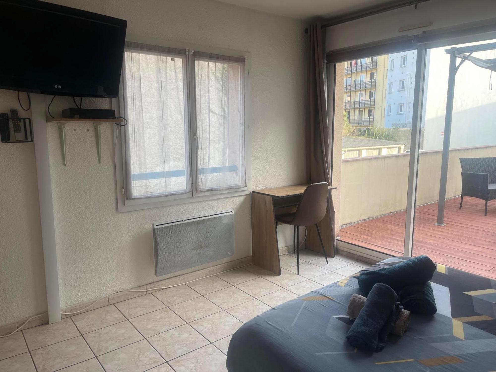 Studio Climatise Et Grande Terrasse Tarbes Centre 外观 照片